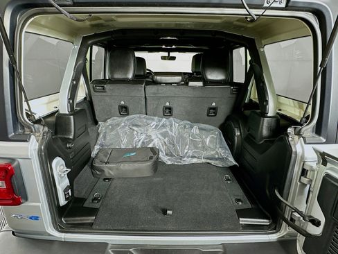 Used 2023 Jeep Wrangler Sahara w/ Cold Weather Group image 27