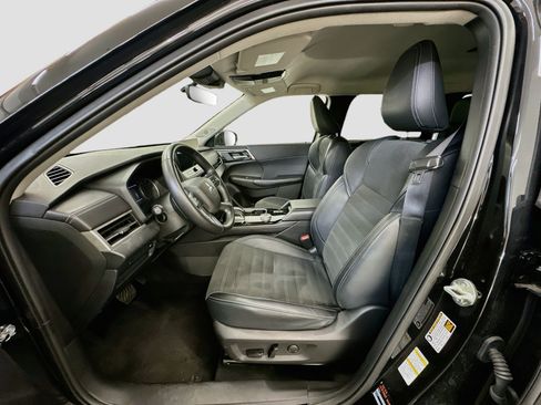 Used 2025 Mitsubishi Outlander SE AWD/4WD image 13