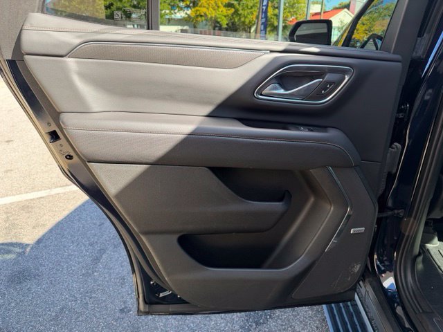 Used 2023 GMC Yukon AT4 w/ AT4 Premium Plus Package AWD/4WD image 16