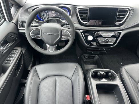 New 2026 Chrysler Pacifica Select AWD/4WD image 27