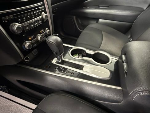 Used 2020 Nissan Pathfinder SV image 22