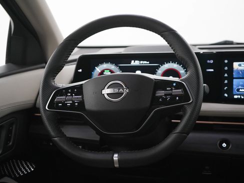 Used 2024 Nissan Ariya AWD image 18