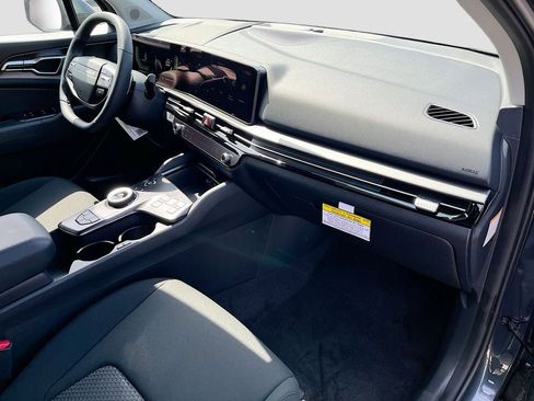 New 2026 Kia Sportage S image 32