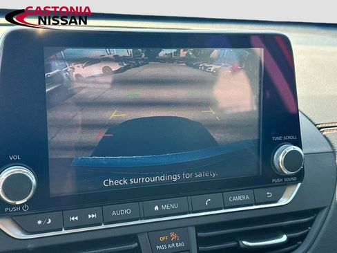 Used 2022 Nissan Altima 2.5 SR FWD image 17