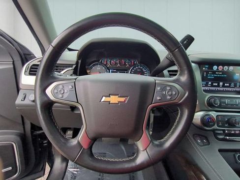 Used 2019 Chevrolet Suburban LT AWD/4WD image 18