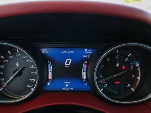 Used 2019 Maserati Levante S GranLusso AWD/4WD image 31