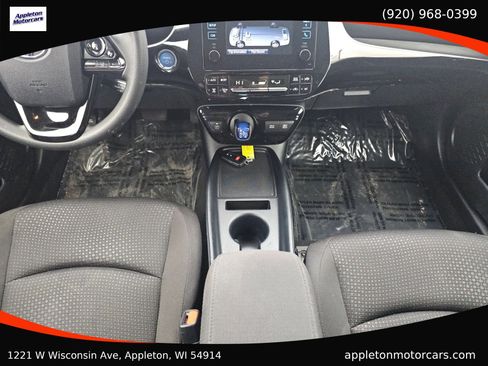 Used 2019 Toyota Prius LE image 23