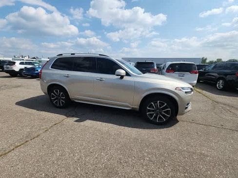 Used 2017 Volvo XC90 T6 Momentum w/ Vision Package AWD/4WD image 10