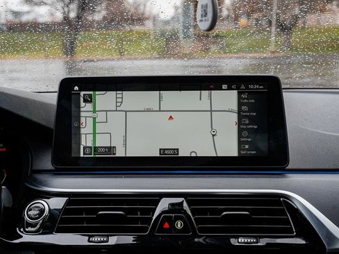 Used 2022 BMW 530i w/ Convenience Package image 12