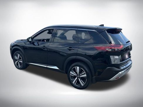 Used 2023 Nissan Rogue Platinum image 4