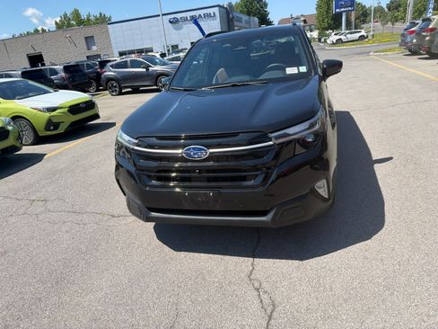 Used 2025 Subaru Forester Touring AWD/4WD image 2