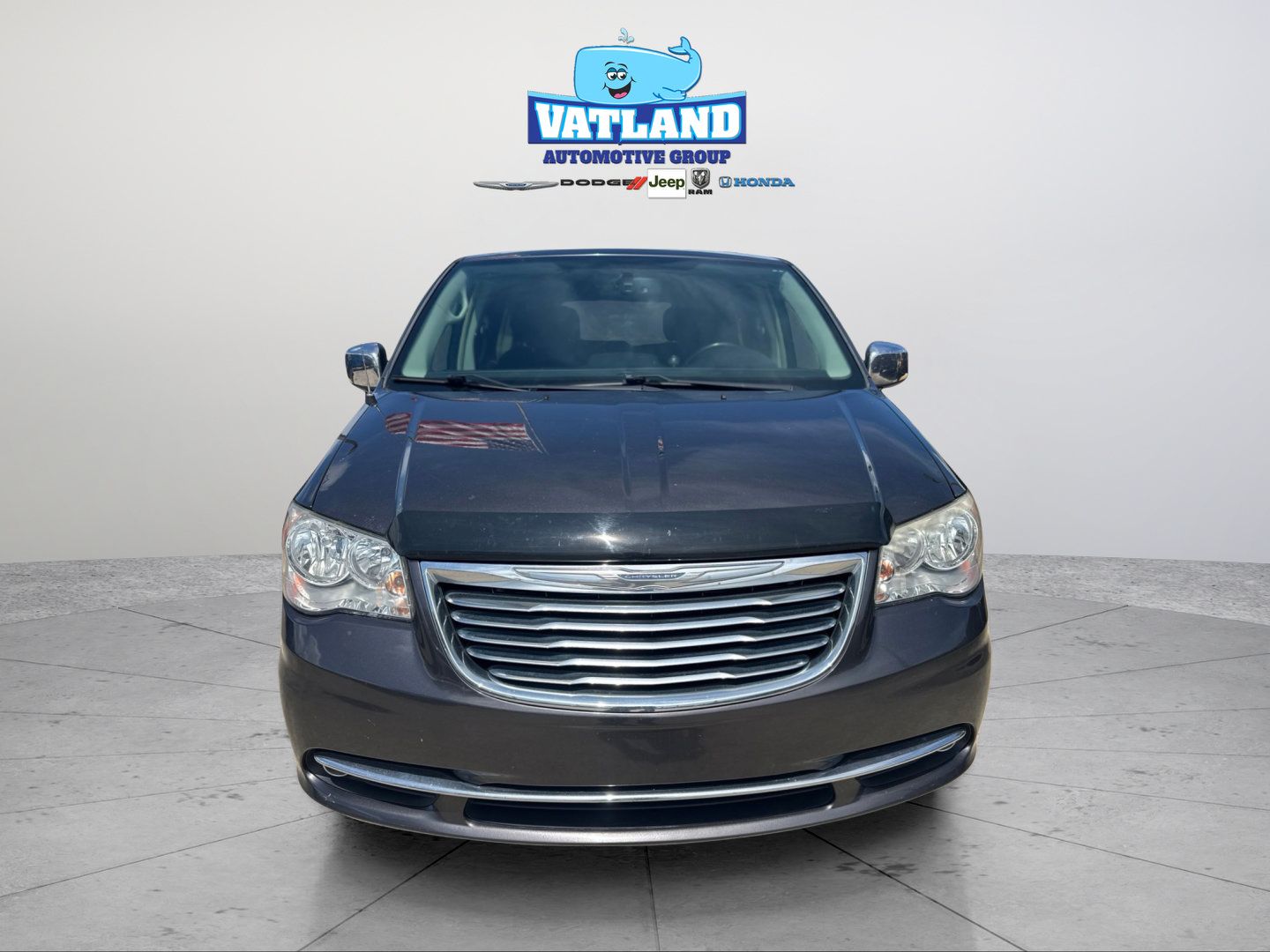 Certified 2016 Chrysler Town & Country Limited FWD image 21