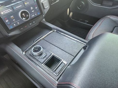 Used 2024 Ford Expedition Limited AWD/4WD image 18