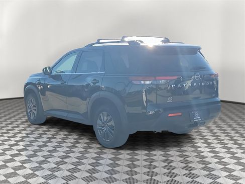 Used 2023 Nissan Pathfinder SV image 7