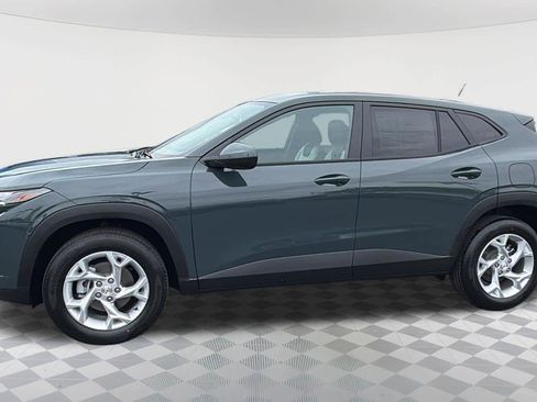 Used 2026 Chevrolet Trax LS w/ LS Convenience Package FWD image 8