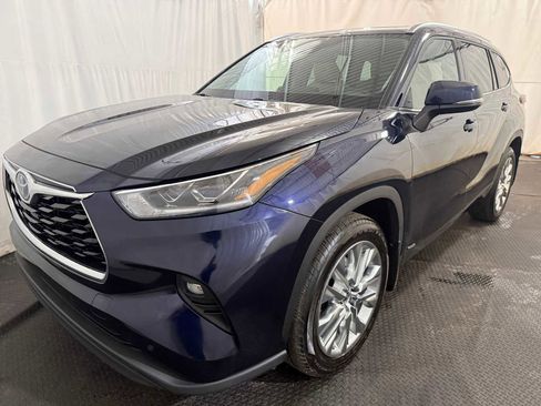 Used 2024 Toyota Highlander Limited image 6