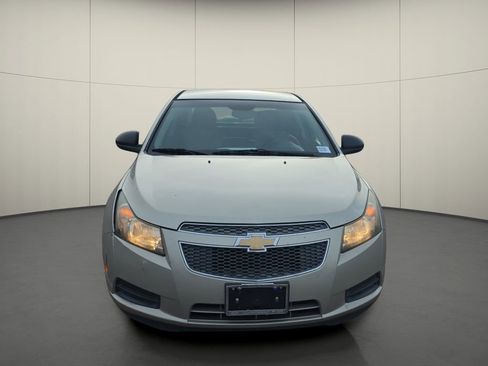 Used 2014 Chevrolet Cruze LS image 2