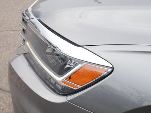 Certified 2022 Volkswagen Passat 2.0T SE FWD image 15