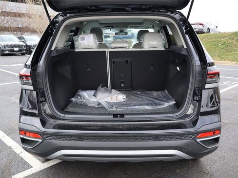 New 2026 Volkswagen Taos SE AWD/4WD image 5