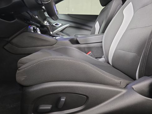 Certified 2022 Chevrolet Camaro LT image 27