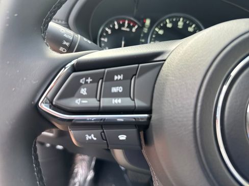 New 2025 MAZDA CX-5 Signature image 23