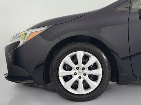 Used 2023 Toyota Corolla LE w/ Carpet Mat Package (TMS) FWD image 10