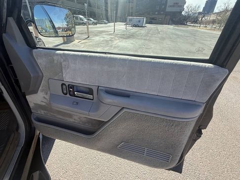 Used 1992 Chevrolet Blazer 4WD image 34