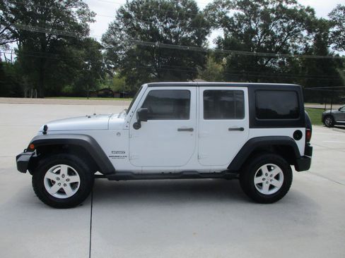 Used 2015 Jeep Wrangler Unlimited Sport w/ Quick Order Package 24S AWD/4WD image 7