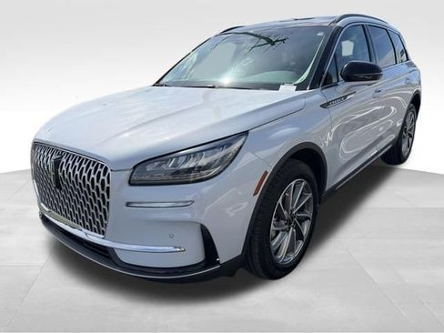 Used 2025 Lincoln Corsair FWD w/ Equipment Group 101A image 3