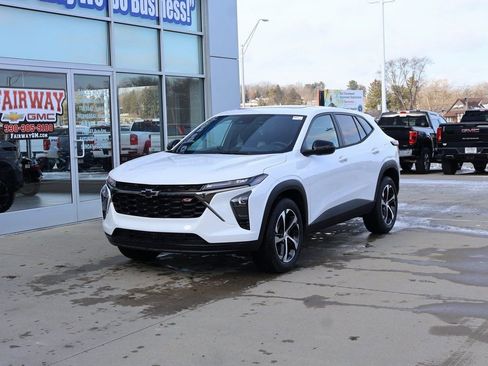 New 2026 Chevrolet Trax RS w/ Sunroof Package image 6