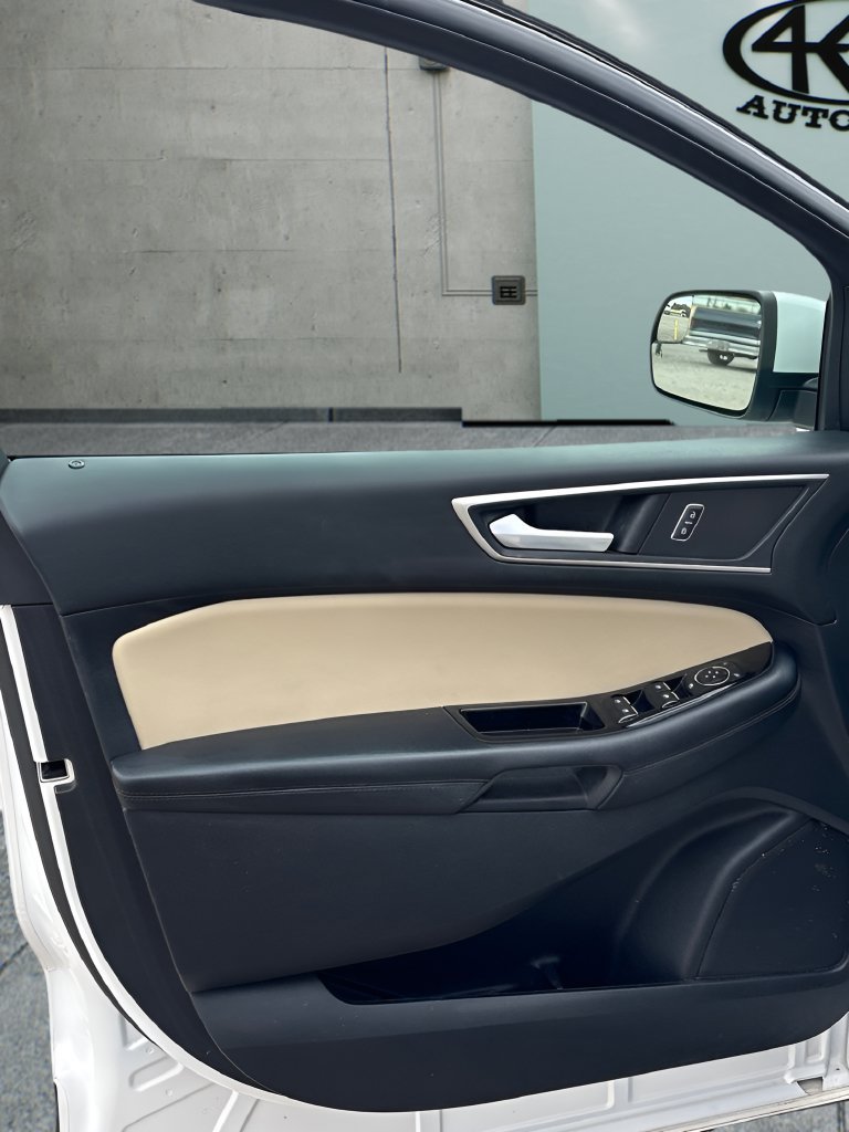 Used 2018 Ford Edge SEL w/ Equipment Group 201A FWD image 11