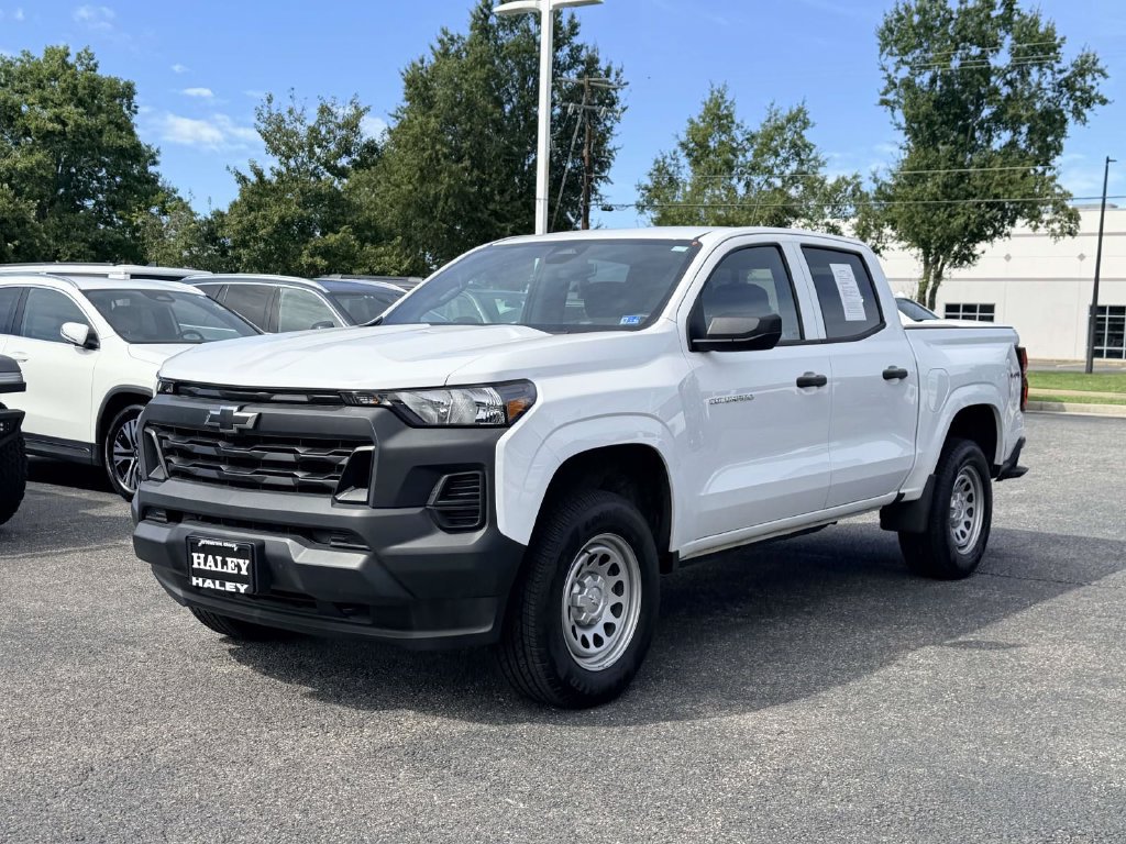 Used 2023 Chevrolet Colorado W/T w/ WT Convenience Package II AWD/4WD image 5