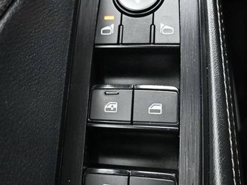 Used 2023 Nissan Rogue SV AWD/4WD image 31