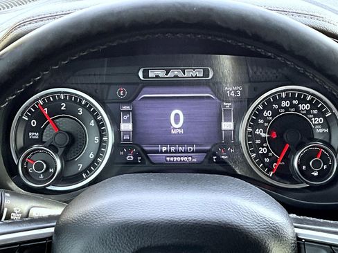 Used 2019 RAM 1500 Laramie image 12