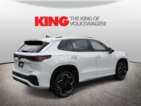 New 2026 Volkswagen Tiguan SEL R-Line image 3