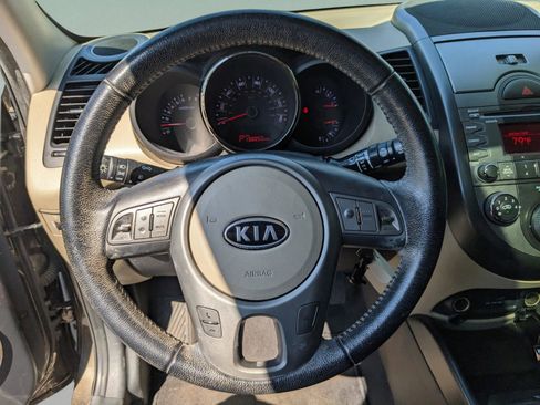 Used 2011 Kia Soul ! FWD image 10