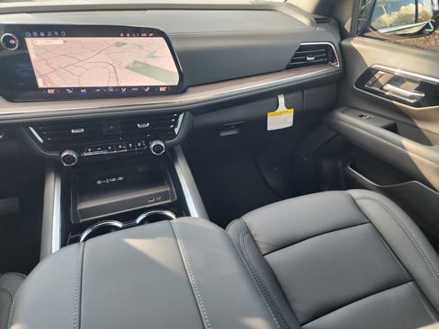 New 2026 Chevrolet Suburban LT w/ Comfort Package image 19