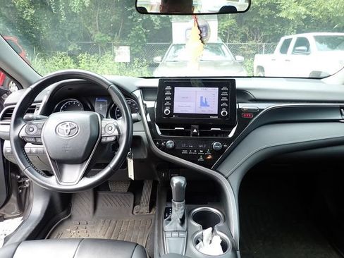 Used 2024 Toyota Camry SE FWD image 12