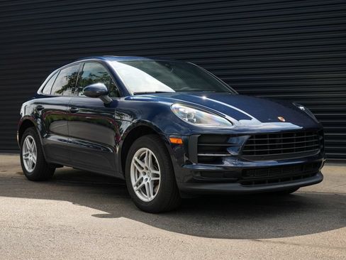 Certified 2021 Porsche Macan AWD/4WD image 39