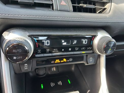 Used 2024 Toyota RAV4 XLE FWD image 26
