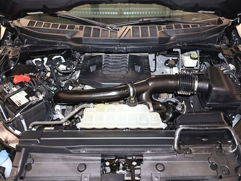 Certified 2021 Ford F150 XLT w/ Equipment Group 302A High image 38