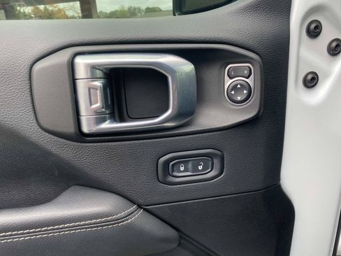 Used 2022 Jeep Gladiator Overland AWD/4WD image 21