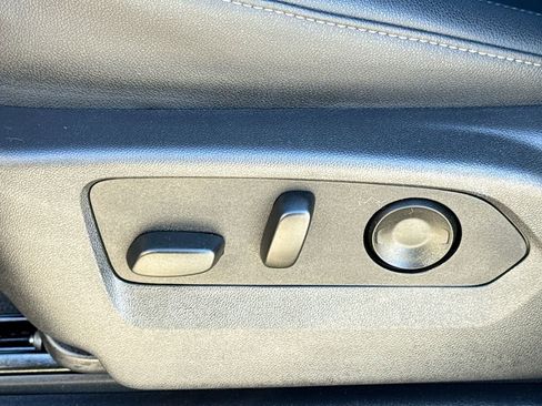 Used 2025 Chevrolet Silverado 1500 LT w/ Leather Package image 15