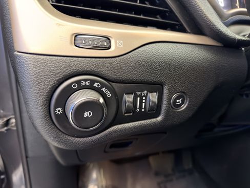 Used 2016 Jeep Cherokee 75th Anniversary AWD/4WD image 15