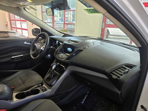Used 2016 Ford Escape SE w/ Equipment Group 201A AWD/4WD image 22