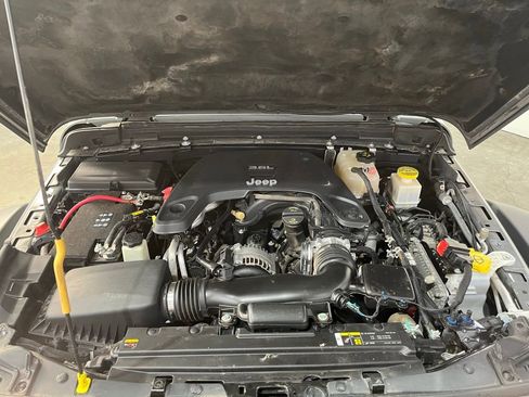 Used 2021 Jeep Gladiator Rubicon image 6