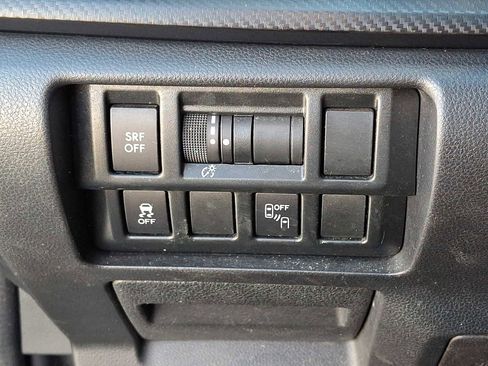 Used 2018 Subaru Crosstrek 2.0i Premium image 25