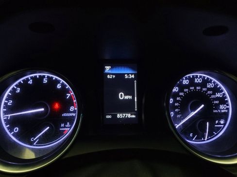 Used 2020 Toyota Camry SE image 23