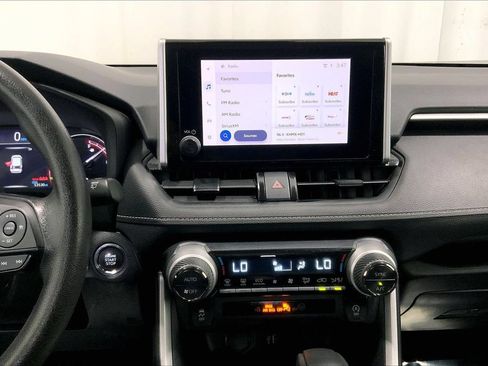 Used 2024 Toyota RAV4 XLE FWD image 5