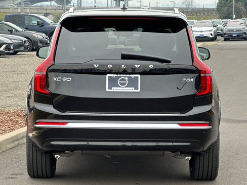 New 2026 Volvo XC90 T8 Ultra w/ Protection Package Premier AWD/4WD image 4